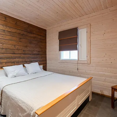 Cozy For 8 Guests - Riihitonttu Vila